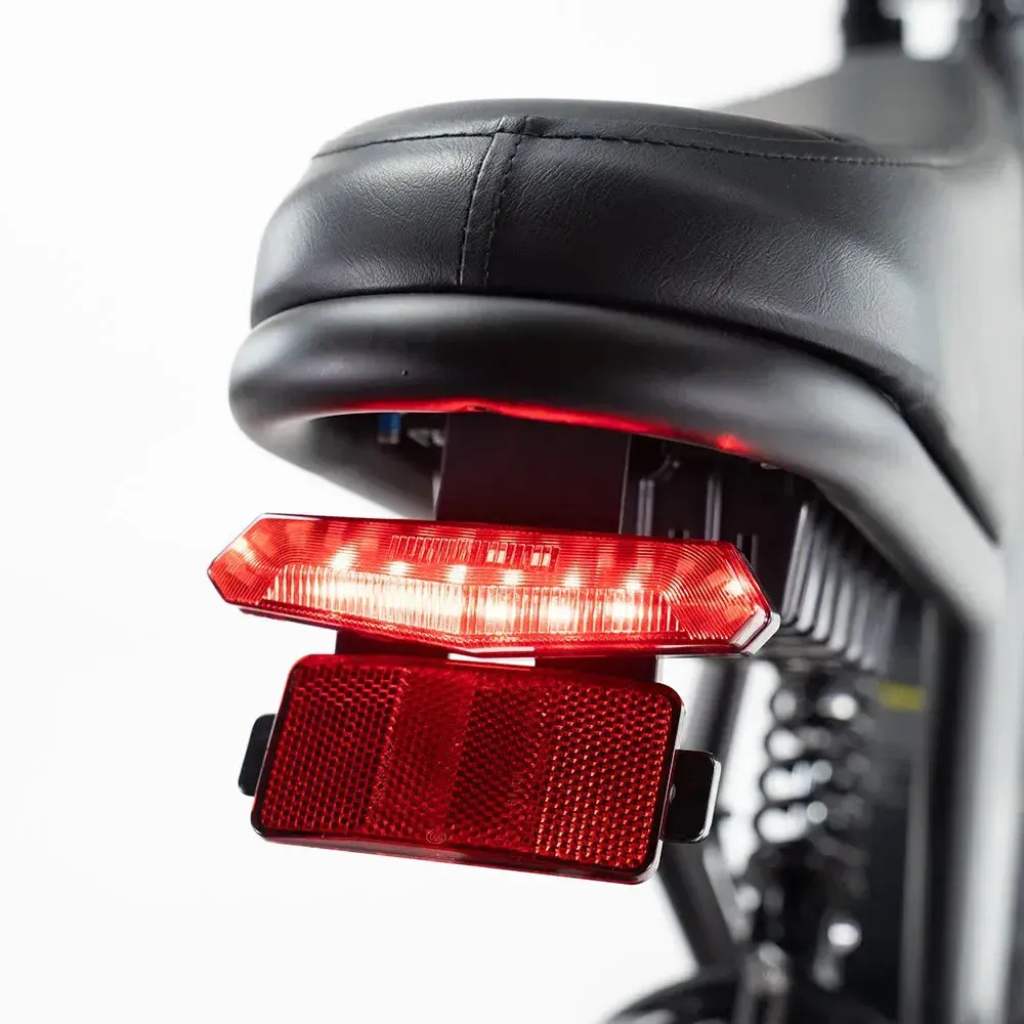 OUXI H9 - Zwart (incl. voetsteuntjes, voorrekje & alarm)