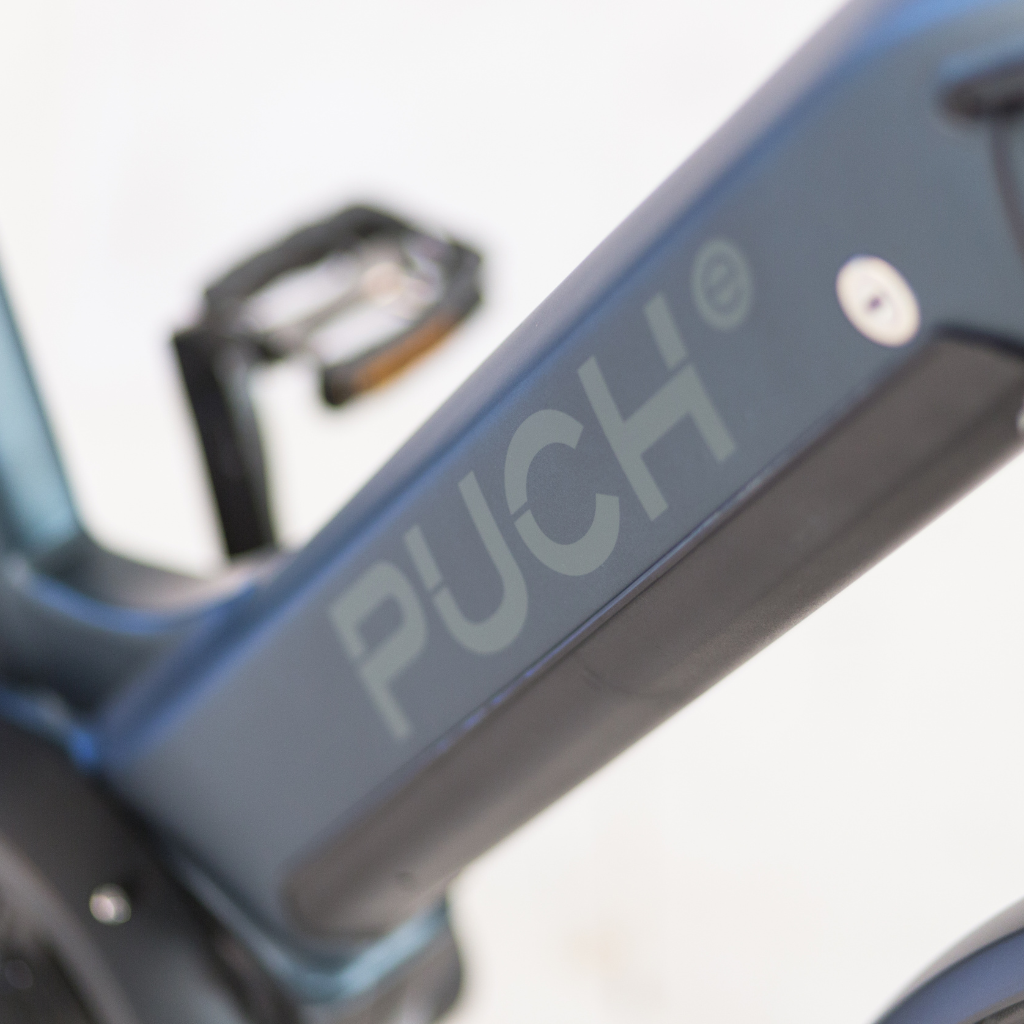 PUCH E-Maxi Belt Active Plus 500 | Blue Indigo Glossy (Heren)